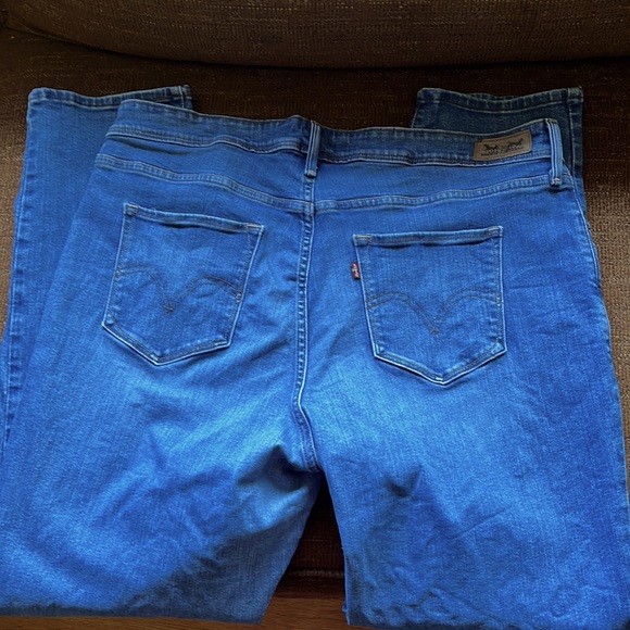 Women's Levi’s 512 skinny leg jean - Picture 2 of 7